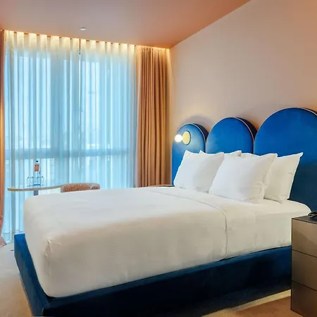 ホテル Cenica Hotel, Curio Collection By Hilton