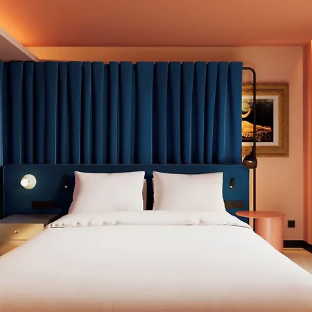 Cenica Hotel, Curio Collection By Hilton ホテル