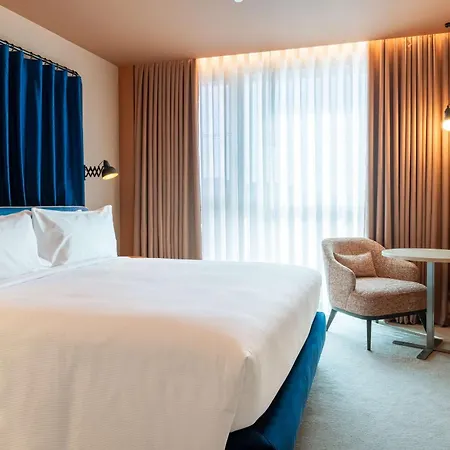 Hotel Cenica Hotel, Curio Collection By Hilton Porto