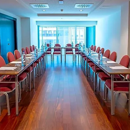 Ξενοδοχείο Cenica Hotel, Curio Collection By Hilton