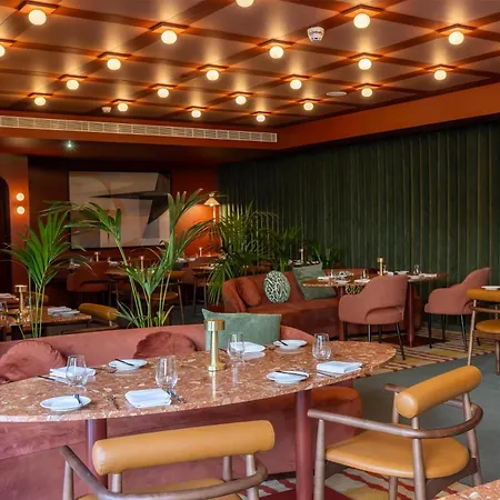 Отель Cenica Hotel, Curio Collection By Hilton