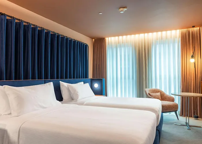 Cenica Hotel, Curio Collection By Hilton Порту