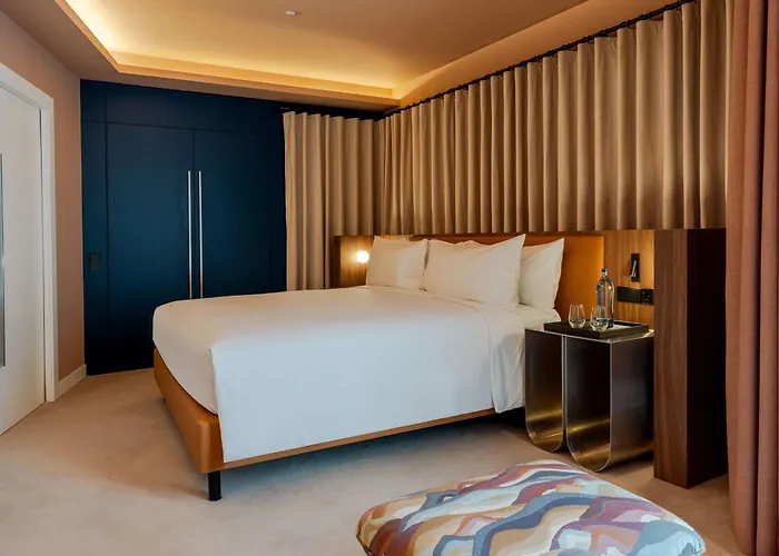 Cenica Hotel, Curio Collection By Hilton Hotell