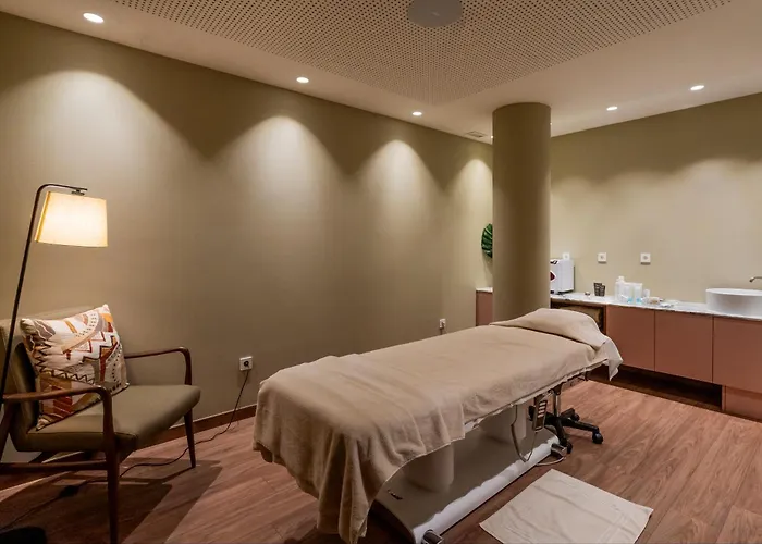 Hotel Cenica Hotel, Curio Collection By Hilton Porto