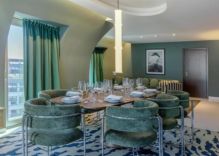 Hotell Cenica Hotel, Curio Collection By Hilton