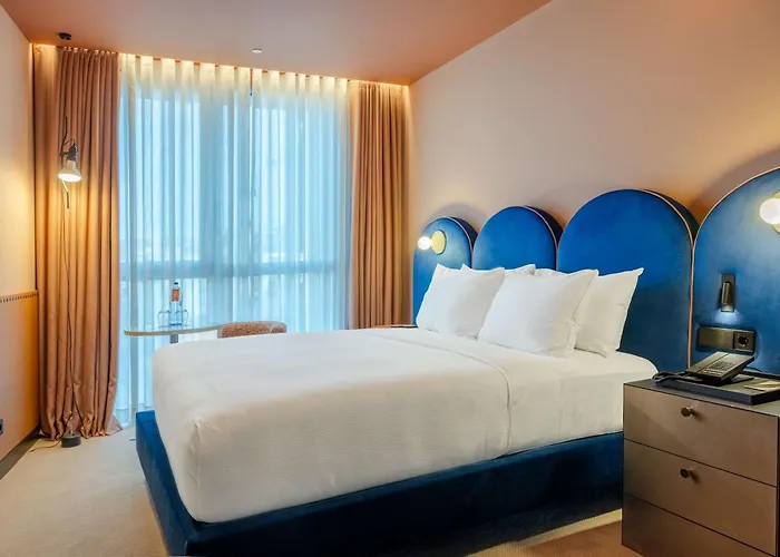 Hotel Cenica Hotel, Curio Collection By Hilton